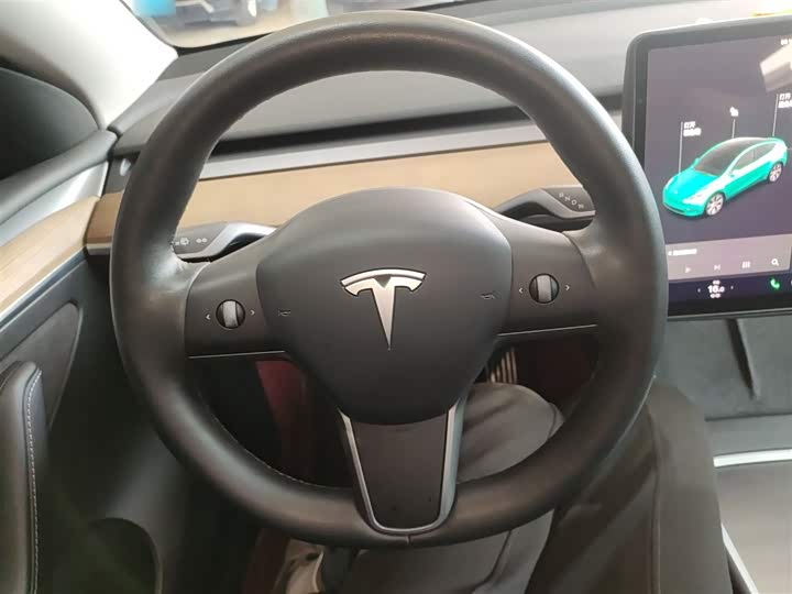 Фото 11 - Tesla Model Y