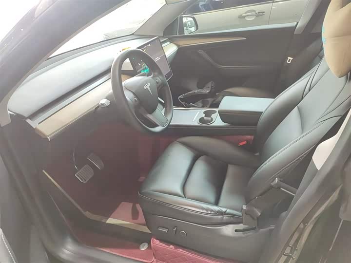 Фото 15 - Tesla Model Y