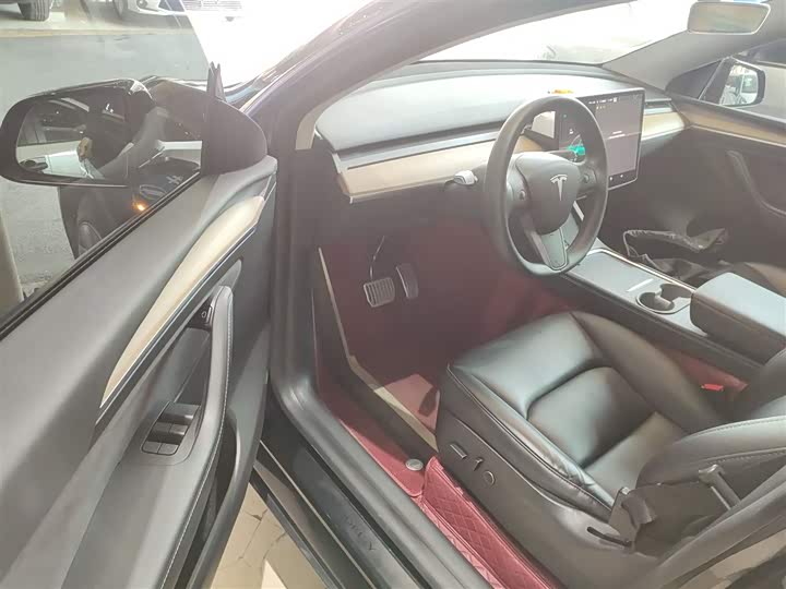 Фото 16 - Tesla Model Y