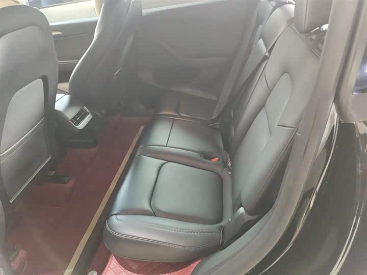 Фото 17 - Tesla Model Y