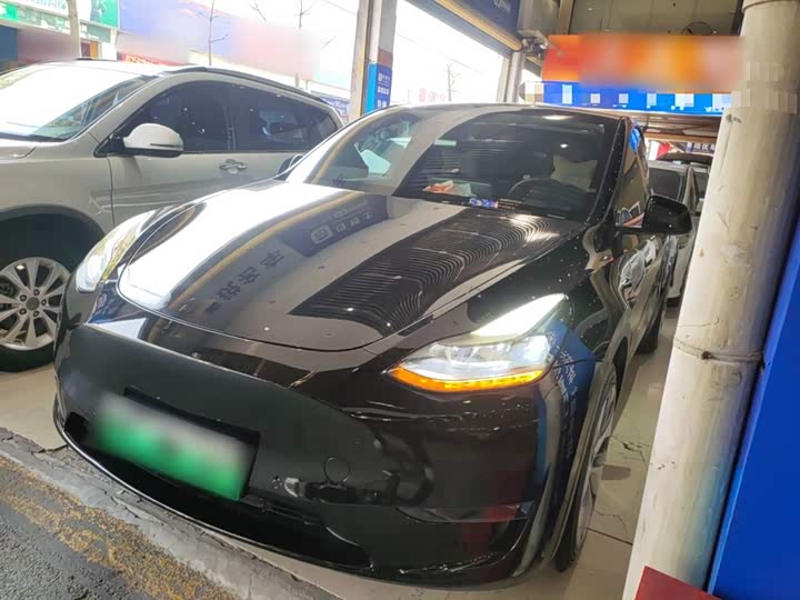 Фото 2 - Tesla Model Y