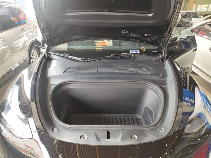 Фото 20 - Tesla Model Y