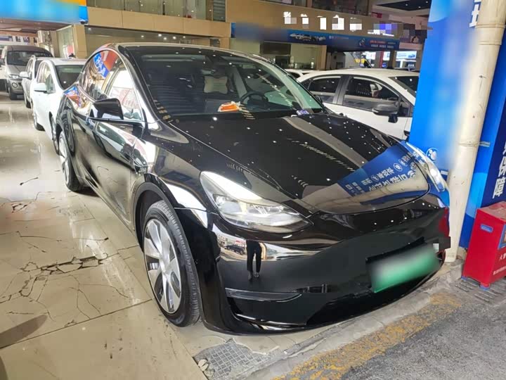 Фото 4 - Tesla Model Y