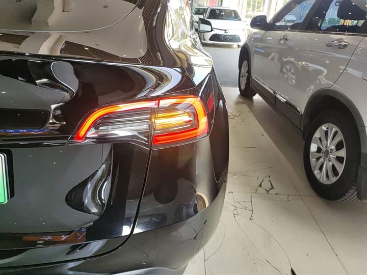 Фото 8 - Tesla Model Y