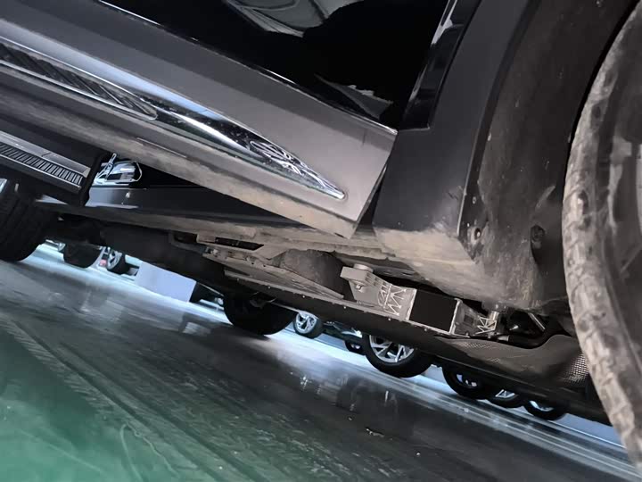 Фото 21 - Hongqi HS7 Hybrid