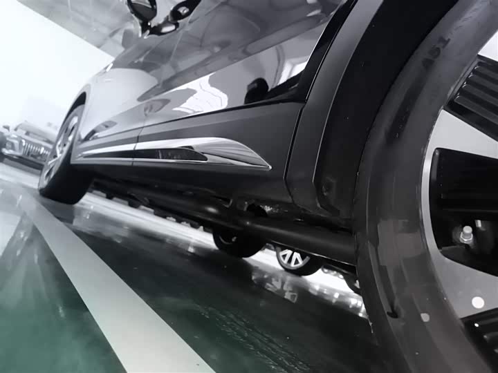 Фото 22 - Hongqi HS7 Hybrid