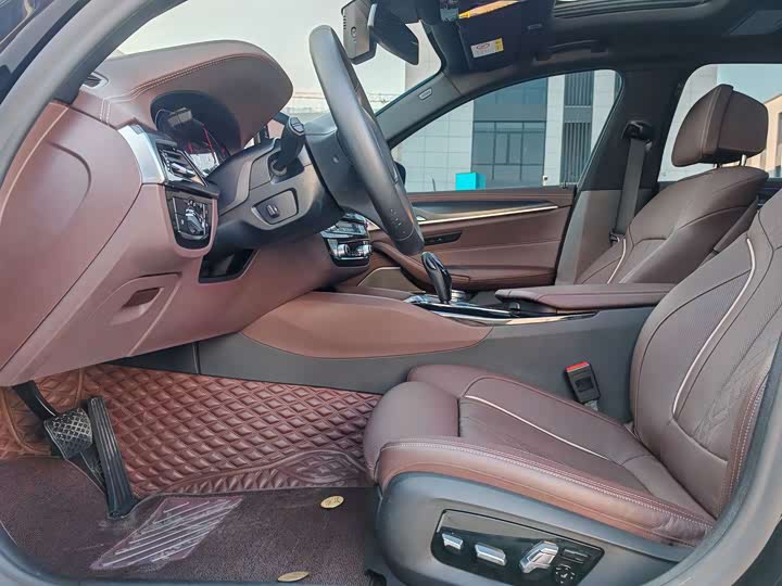 Фото 15 - BMW 5 Series Hybrid