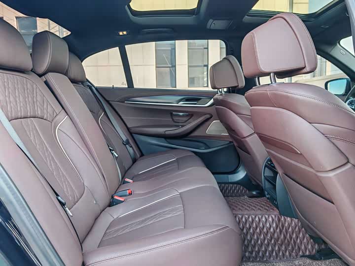 Фото 17 - BMW 5 Series Hybrid