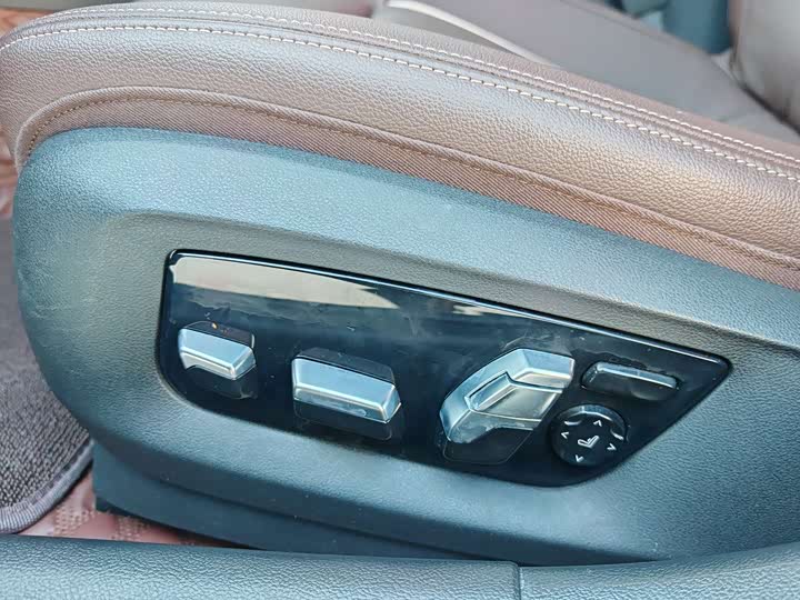 Фото 33 - BMW 5 Series Hybrid