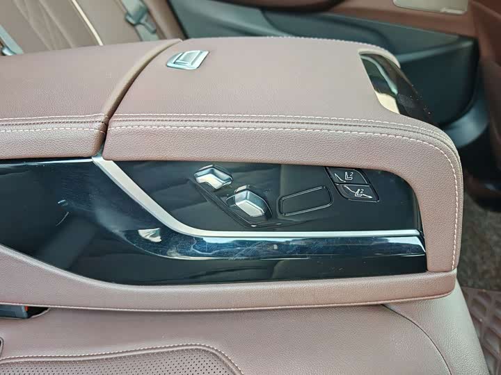 Фото 34 - BMW 5 Series Hybrid