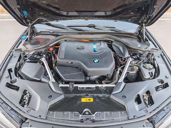 Фото 6 - BMW 5 Series Hybrid