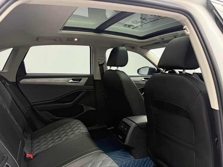 Фото 10 - Volkswagen Sagitar L