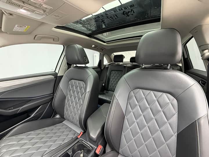 Фото 16 - Volkswagen Sagitar L