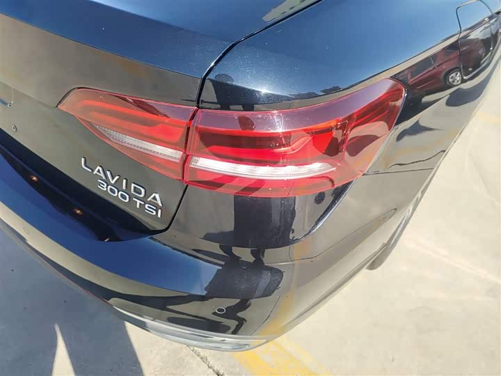 Фото 8 - Volkswagen Lavida