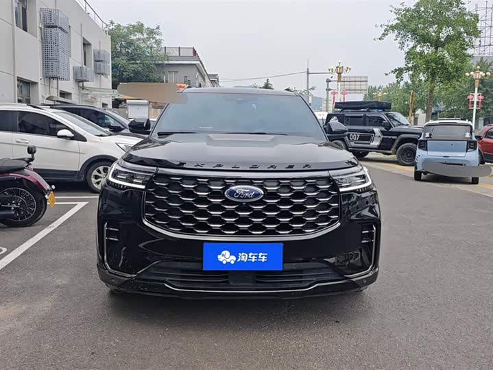 Фото 2 - Ford Explorer