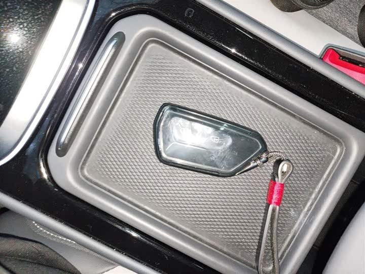 Фото 9 - Volkswagen ID.4 Crozz