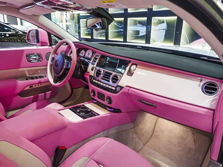 Фото 15 - Rolls-Royce Wraith