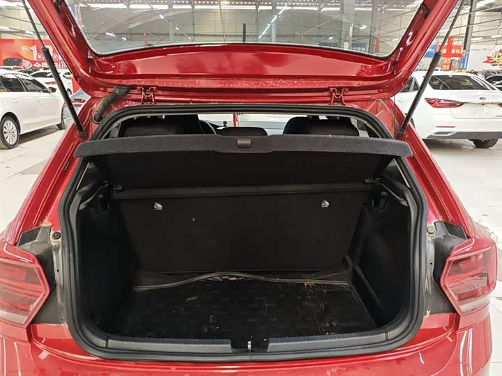 Фото 19 - Volkswagen Polo