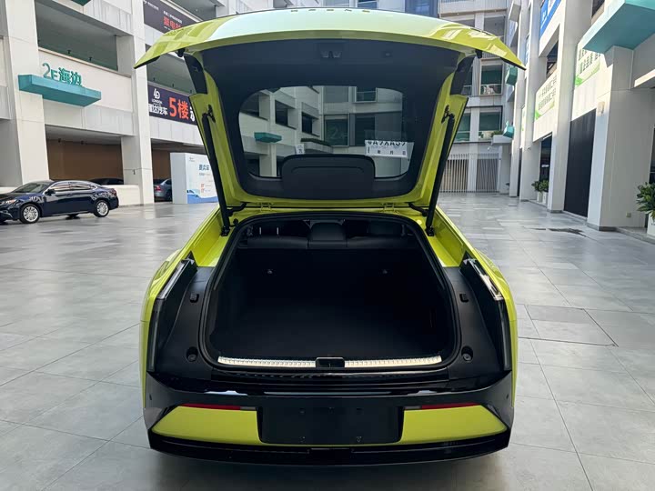 Фото 11 - XPeng P7