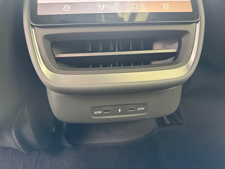 Фото 13 - XPeng P7