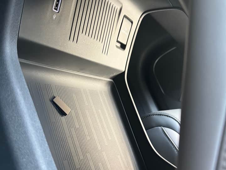 Фото 18 - XPeng P7