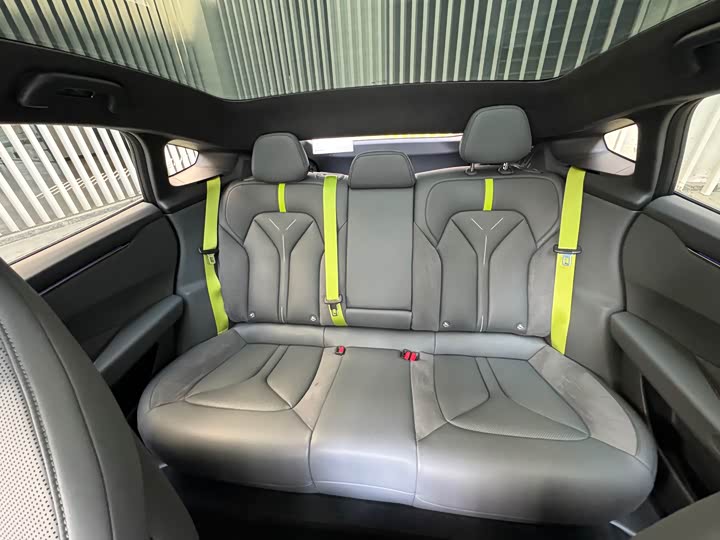 Фото 27 - XPeng P7