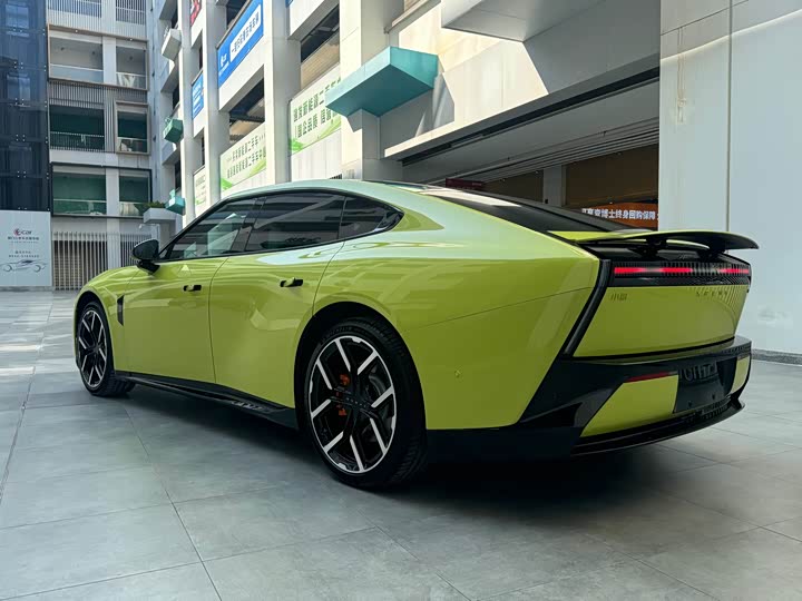 Фото 9 - XPeng P7