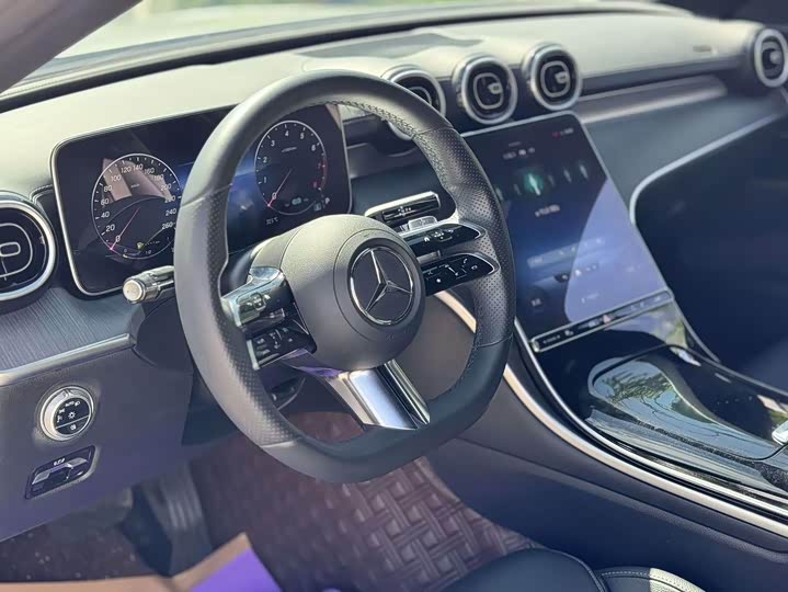 Фото 9 - Mercedes-Benz C-Class