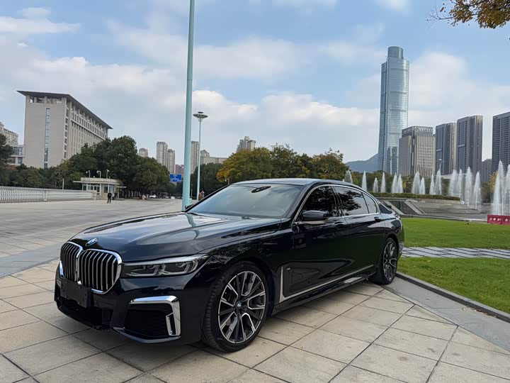 Фото 1 - BMW 7 Series