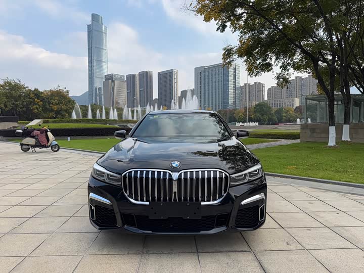 Фото 2 - BMW 7 Series