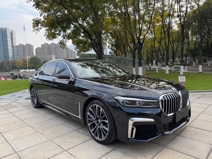 Фото 3 - BMW 7 Series