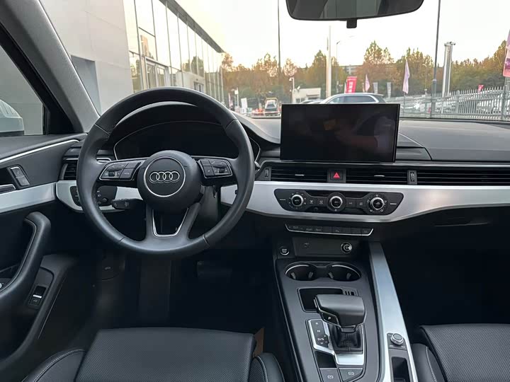 Фото 7 - Audi A4L