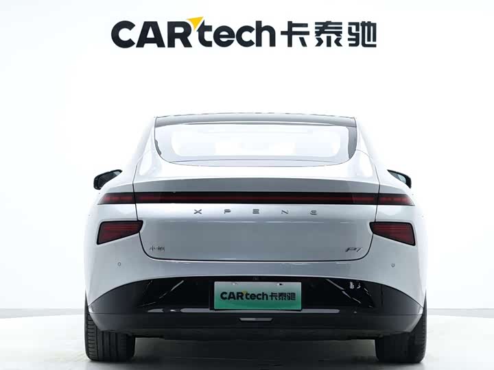 Фото 11 - XPeng P7