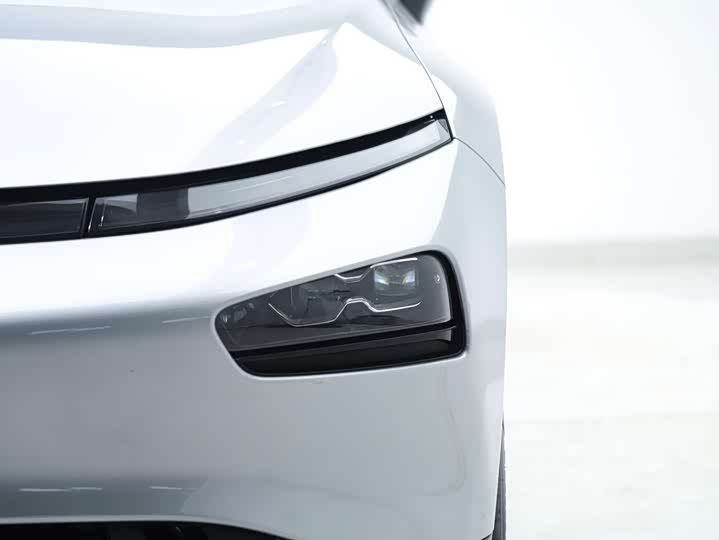 Фото 12 - XPeng P7