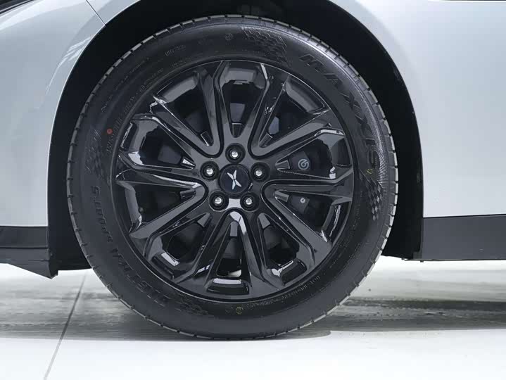 Фото 15 - XPeng P7