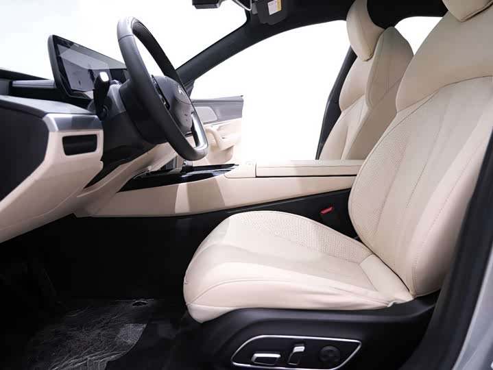 Фото 18 - XPeng P7