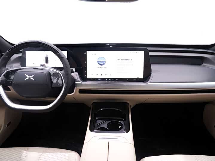 Фото 24 - XPeng P7