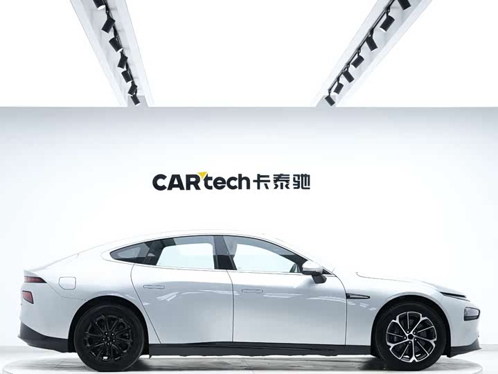 Фото 7 - XPeng P7