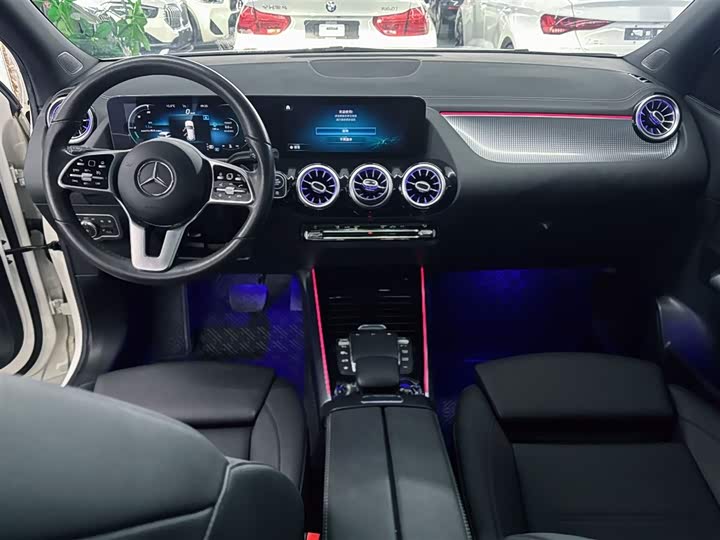 Фото 11 - Mercedes-Benz GLA-Class