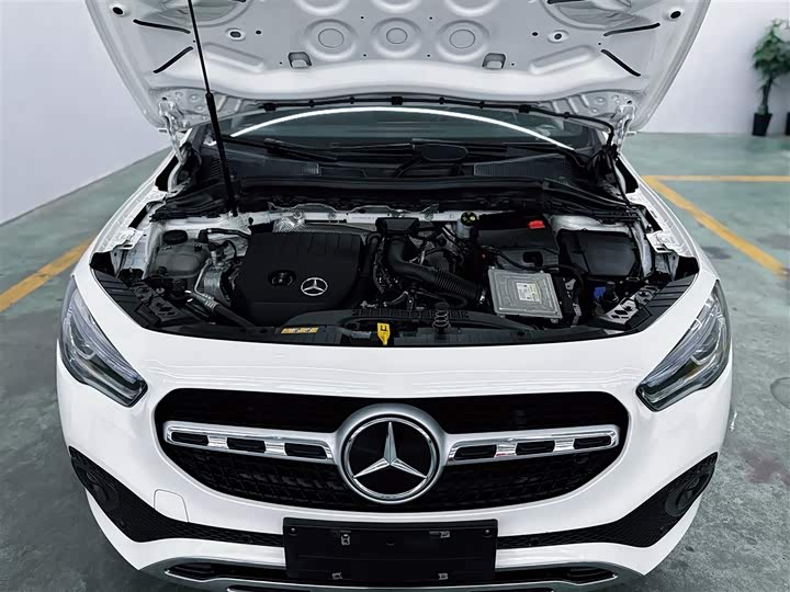 Фото 2 - Mercedes-Benz GLA-Class