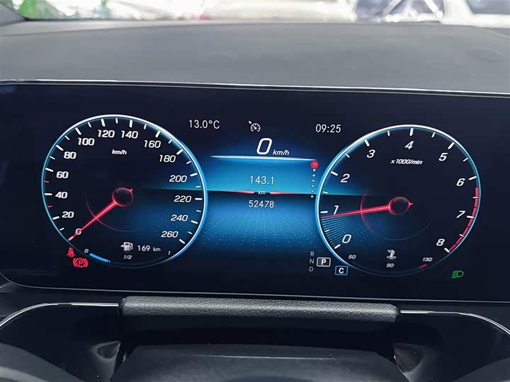 Фото 4 - Mercedes-Benz GLA-Class