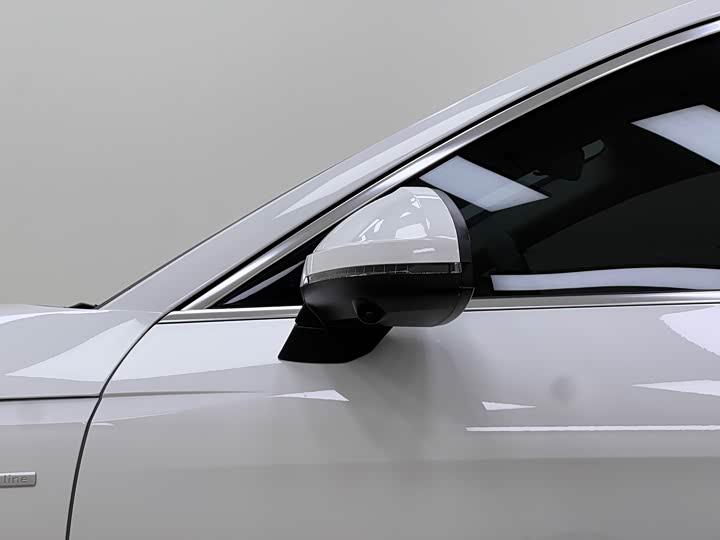 Фото 10 - Audi A4L