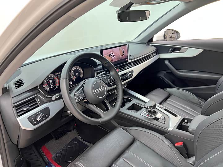 Фото 15 - Audi A4L