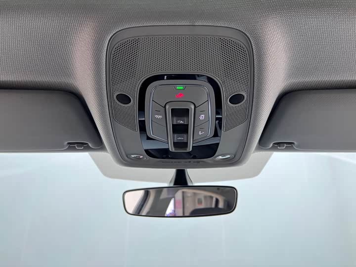 Фото 25 - Audi A4L