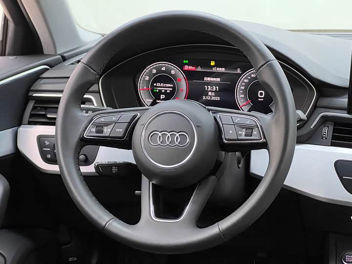 Фото 28 - Audi A4L