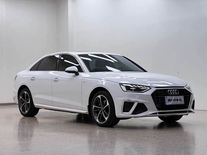 Фото 3 - Audi A4L