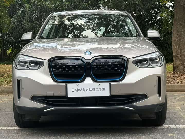 Фото 2 - BMW iX3