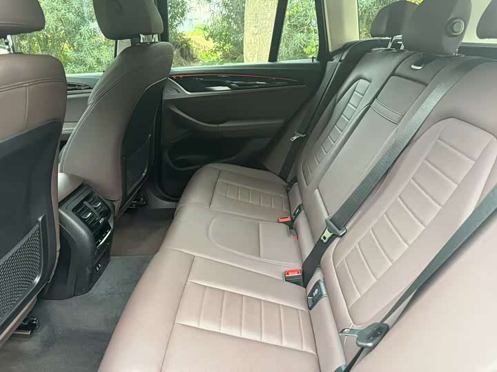 Фото 8 - BMW iX3