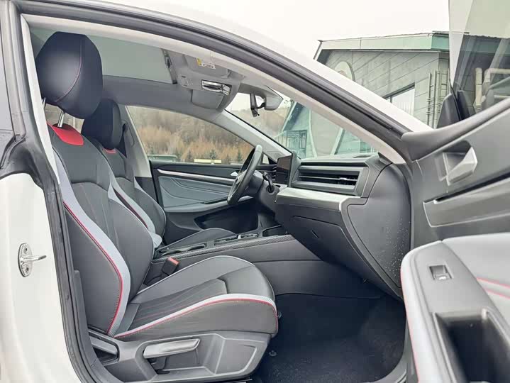 Фото 18 - Volkswagen Lamando L