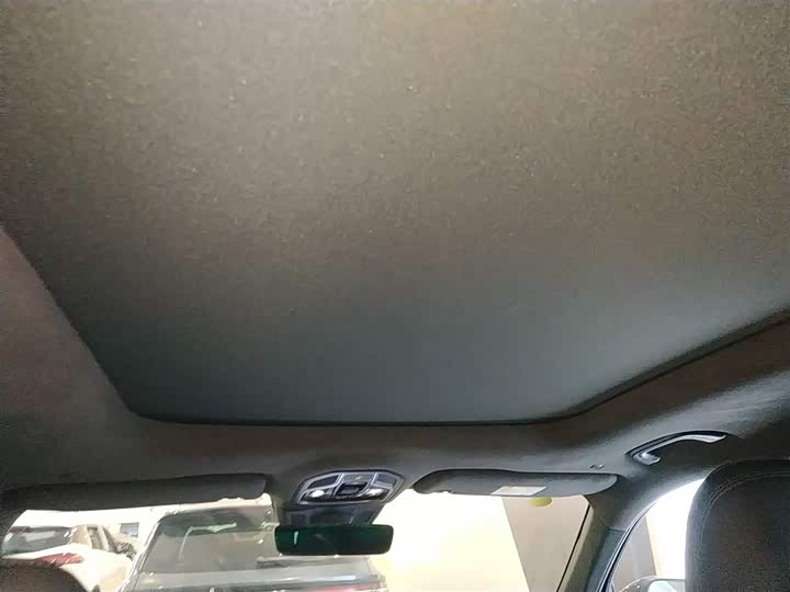 Фото 18 - Geely Monjaro